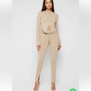 Maniere De Voir Beige Neoprene Pintucked Skinny zip ankle Pants